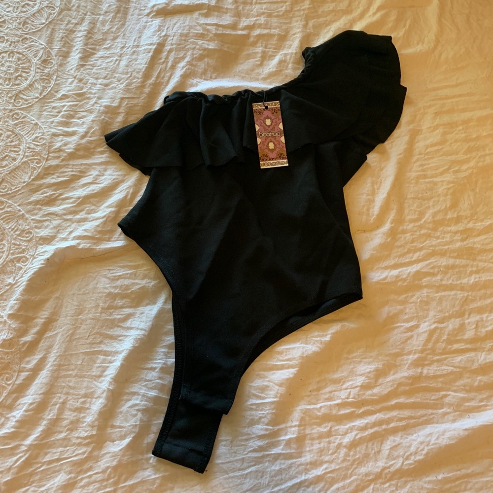 BOOHOO petite one shoulder frill bodysuit